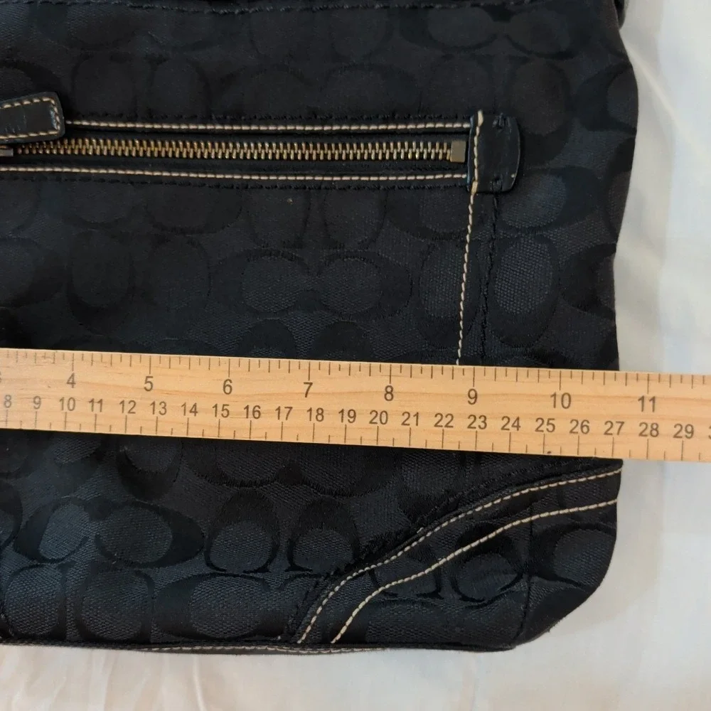 Coach Black Signature Leather And Fabric Crossbody Shoulder Handbag Purse